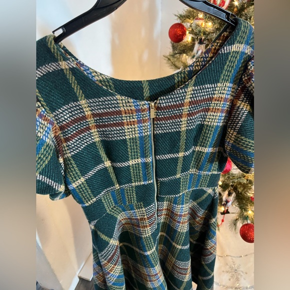 HOLLY PLAID FLARE DRESS - Picture 5 of 6